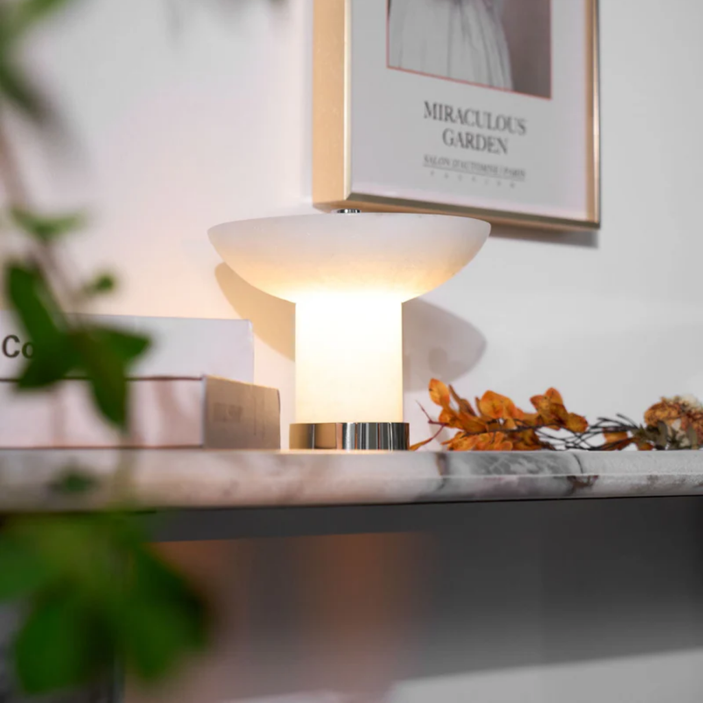 Lampa stołowa Aesmoze Alabaster