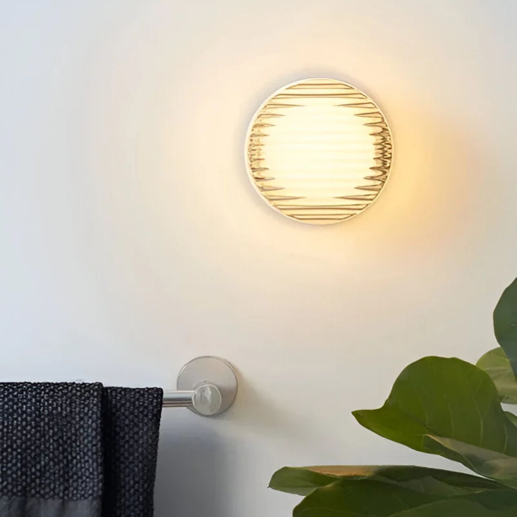 Ambrelo Wall Lamp