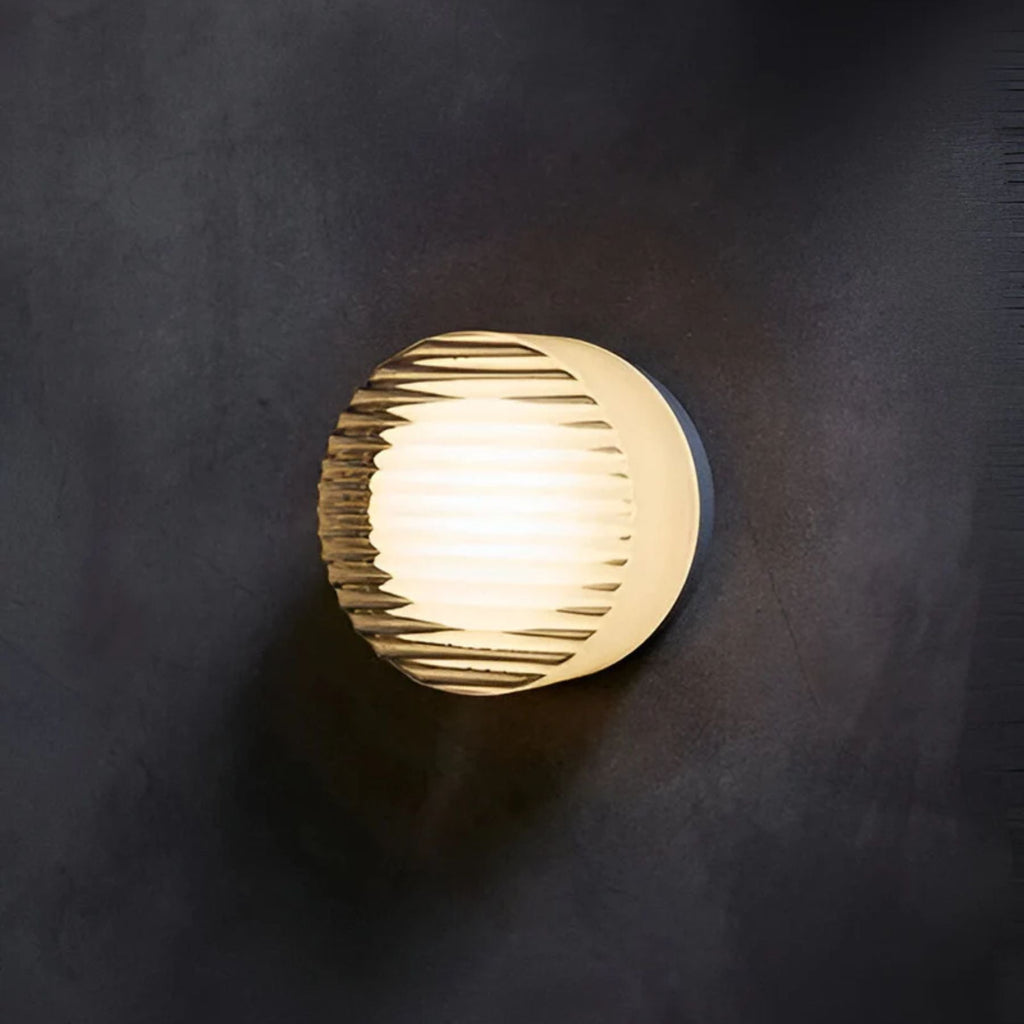 Ambrelo Wall Lamp