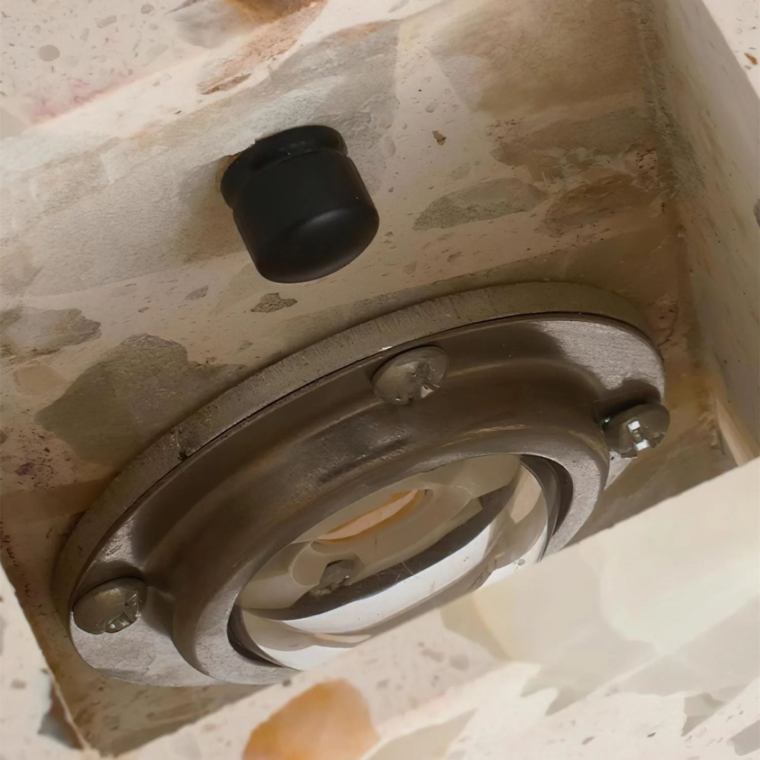 Kinkiet z naturalnego kamienia Belisca