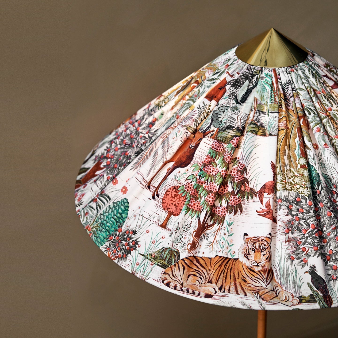 Lampa podłogowa Amora